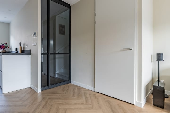 Foto 11 van Industriestraat 8-A