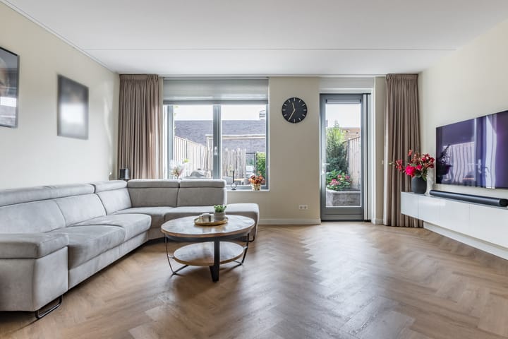 Foto 13 van Industriestraat 8-A