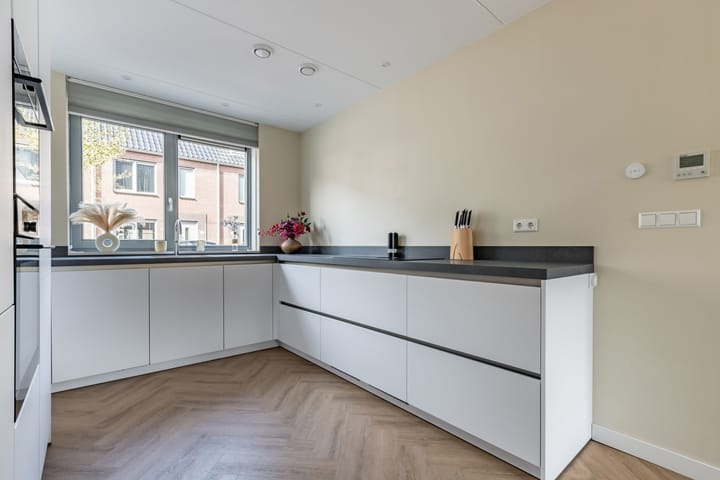 Foto 18 van Industriestraat 8-A