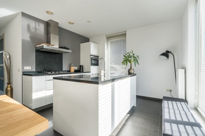 Photo 10 of Wilhelmina Smitstraat 7