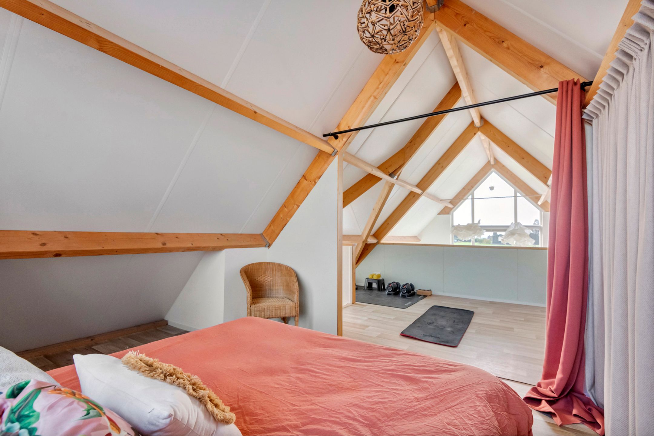 Foto 90 van Waalbandijk 2-B