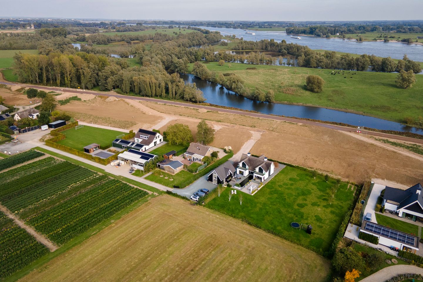 Foto 115 van Waalbandijk 2-B