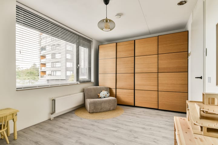 Foto 18 van Uiverplein 17