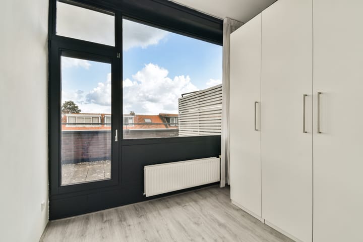 Foto 29 van Uiverplein 17