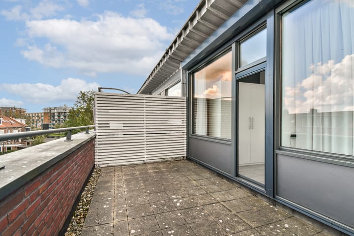 Foto 32 van Uiverplein 17