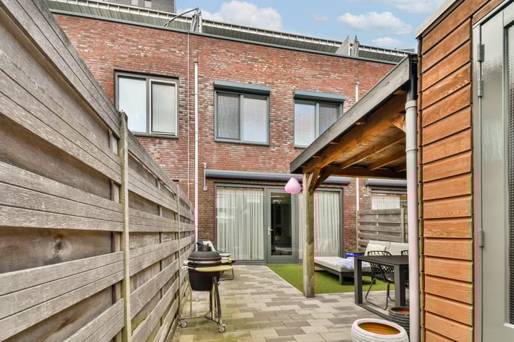 Foto 33 van Uiverplein 17