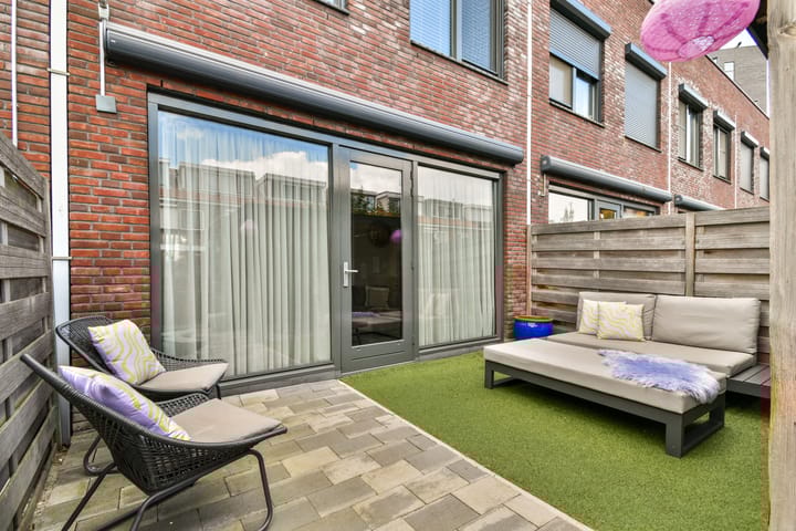 Foto 34 van Uiverplein 17