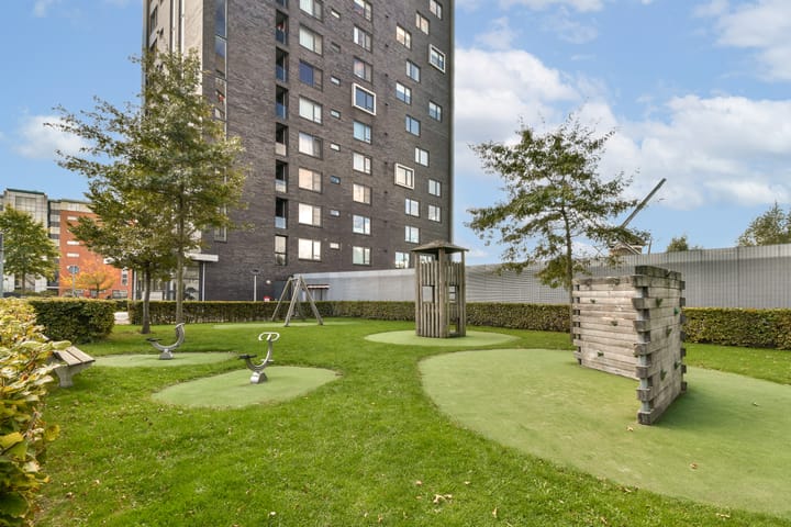 Foto 40 van Uiverplein 17