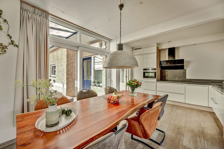 Photo 10 of Abeelstraat 76