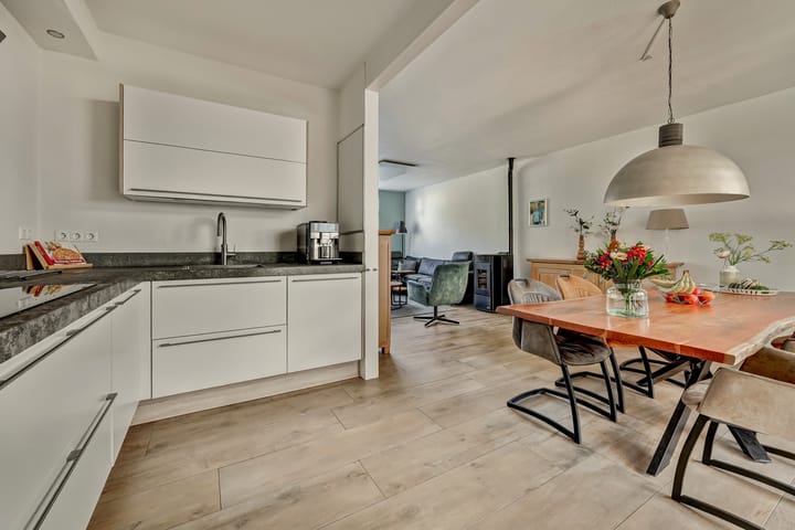 Photo 12 of Abeelstraat 76