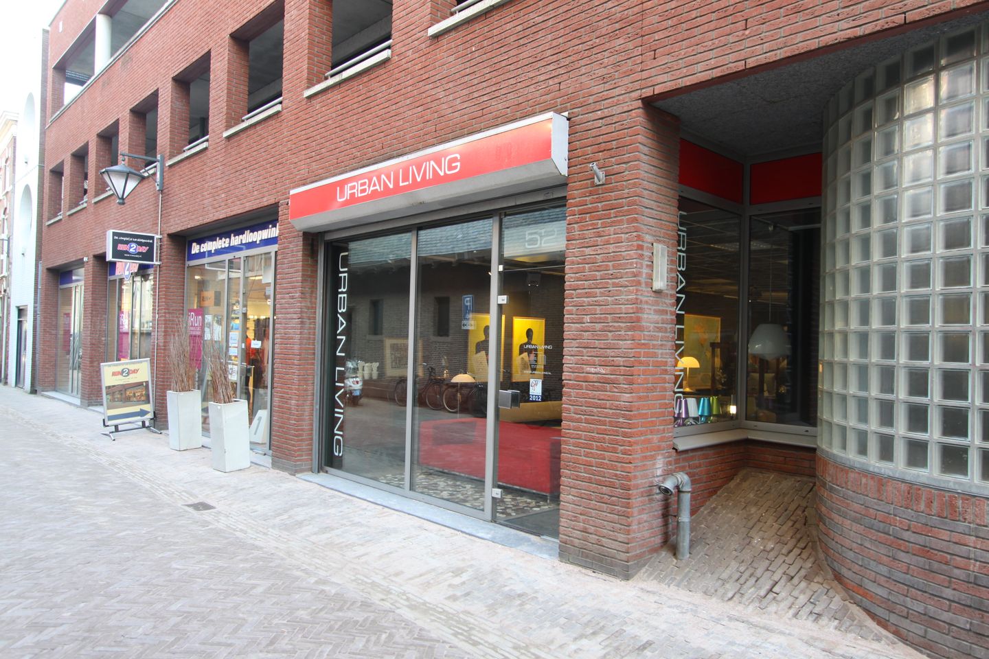Bekijk foto 2 van Jacobijnestraat 52