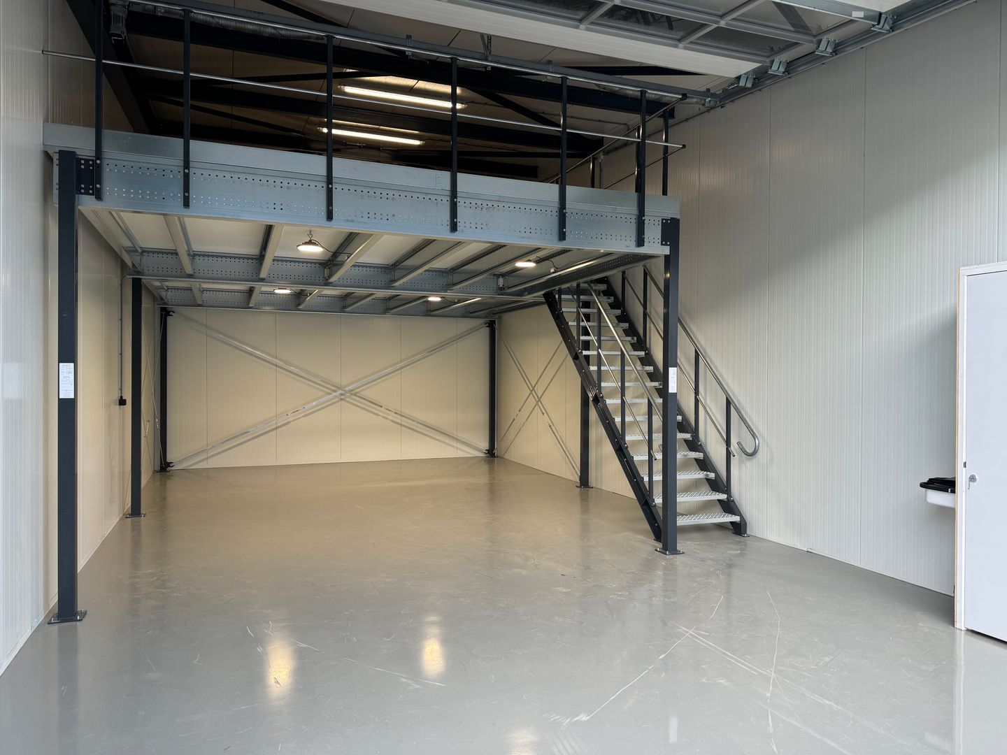 View photo 2 of Leerlooiersstraat 10-X