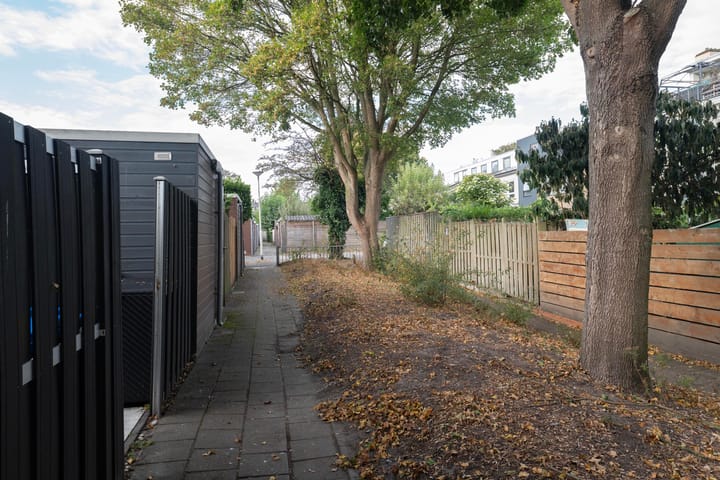 Photo 18 of Theodora Jacobalaan 33-B