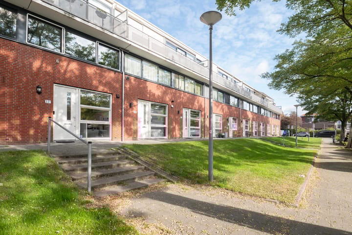 Photo 31 of Theodora Jacobalaan 33-B