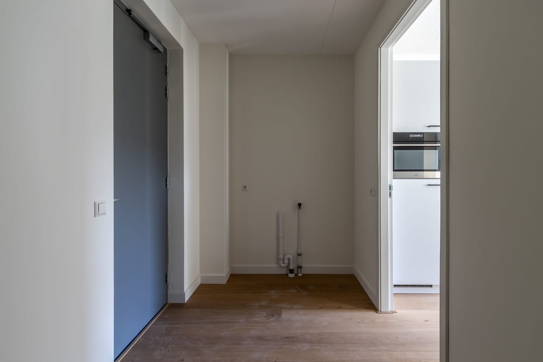 Foto 56 van Frame Building