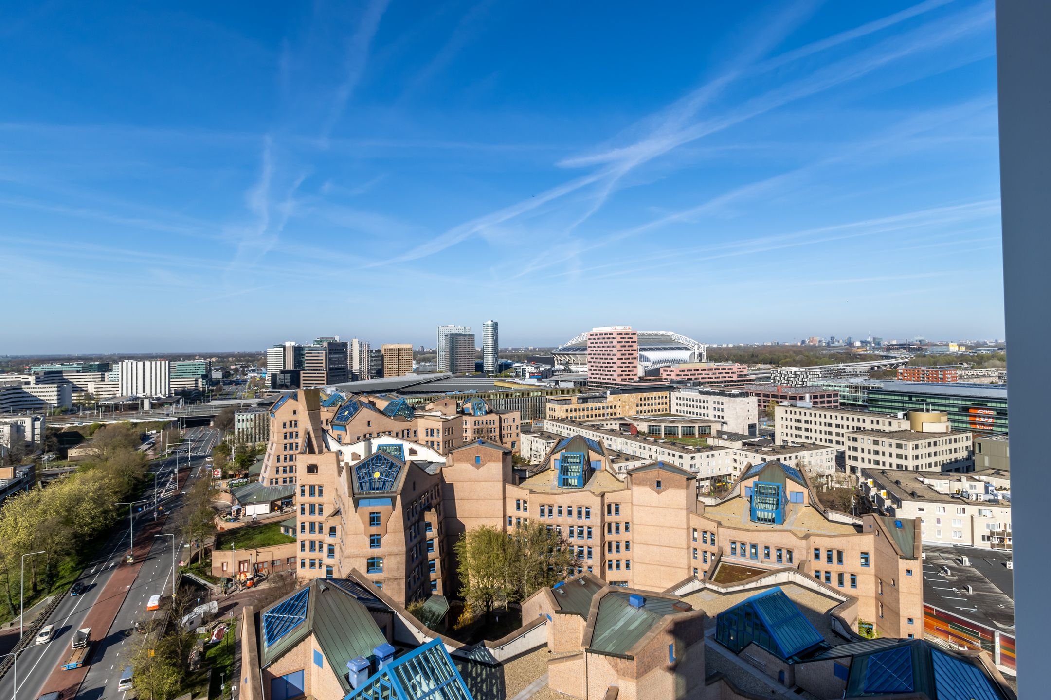 Foto 57 van Frame Building