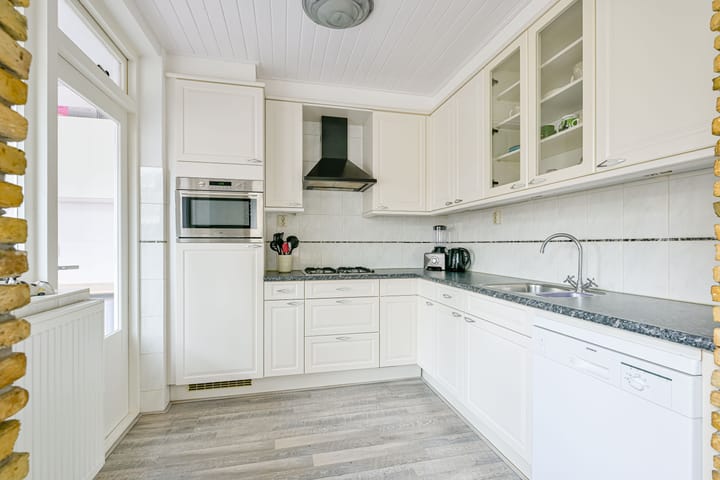 Photo 7 of Pinksterblomstraat 69