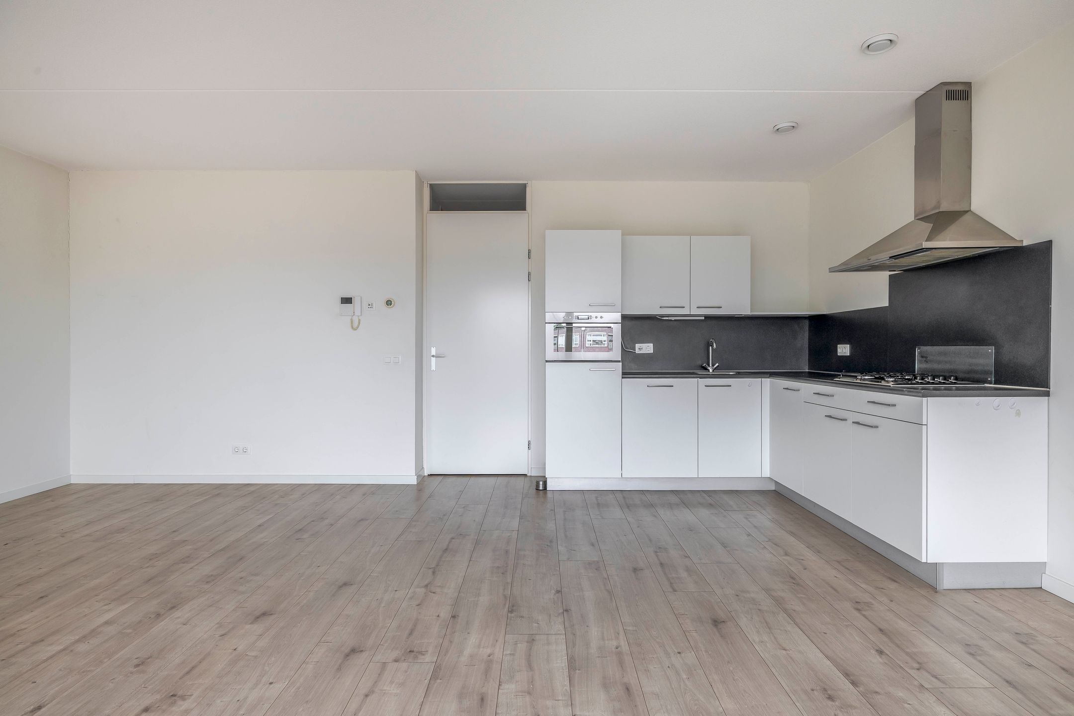 Foto 6 van Plein 1969 13-F