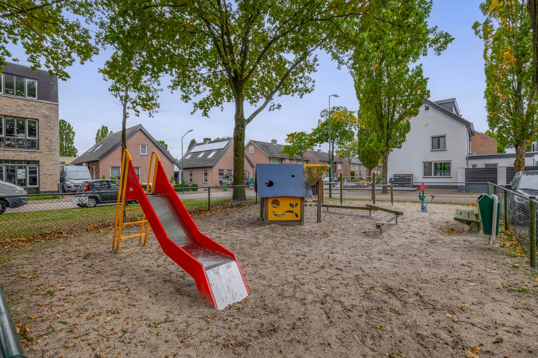 Foto 28 van Plein 1969 13-F