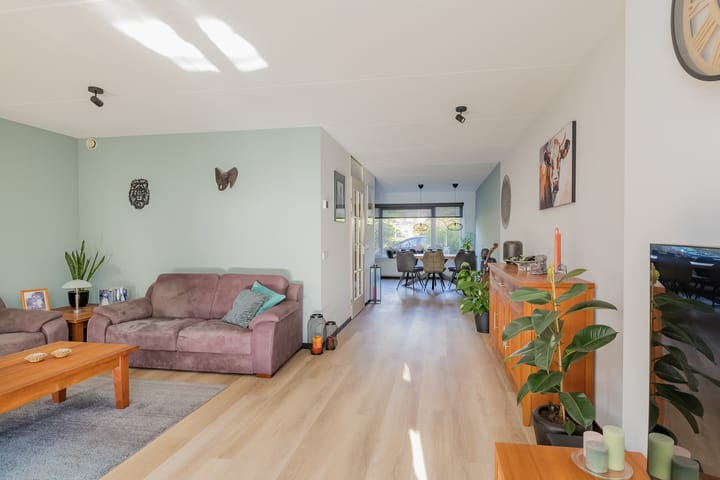 Photo 15 of De Spin 23