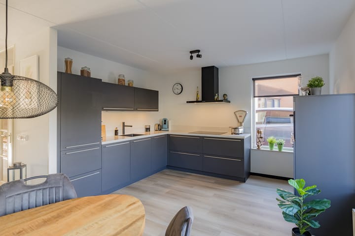 Photo 20 of De Spin 23