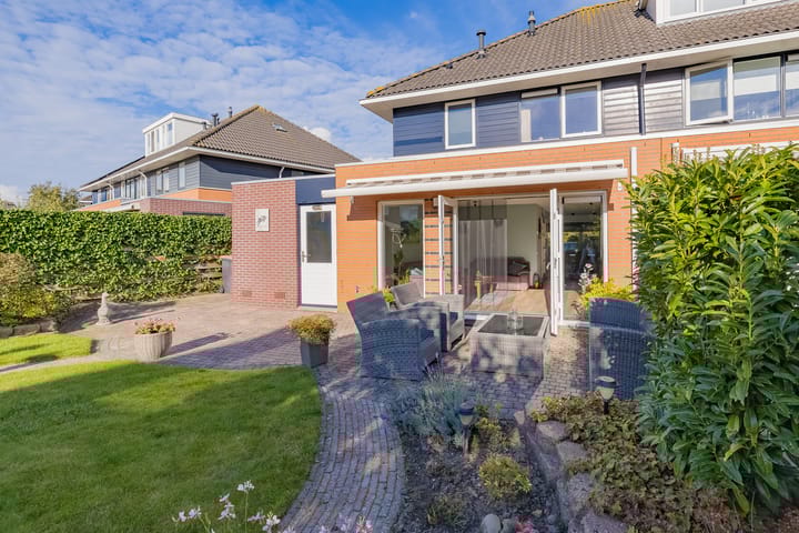 Photo 32 of De Spin 23