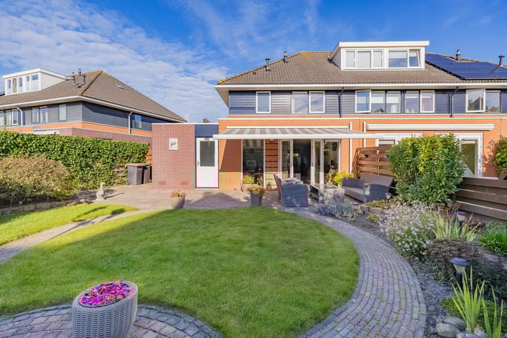 Photo 2 of De Spin 23