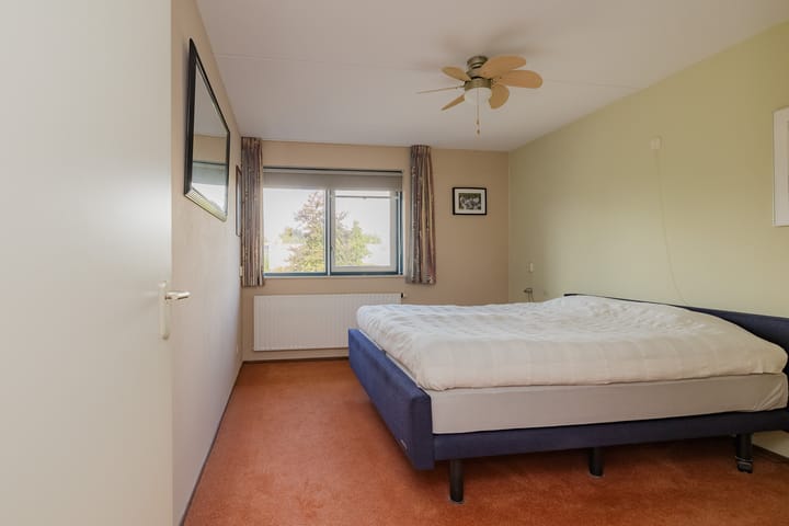 Photo 44 of De Spin 23