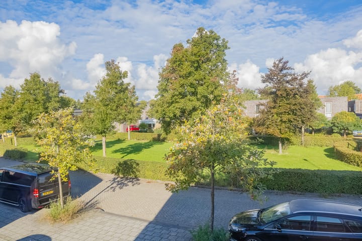 Photo 49 of De Spin 23