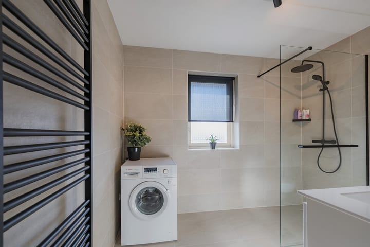 Photo 52 of De Spin 23