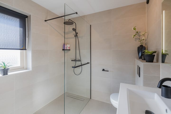 Photo 54 of De Spin 23