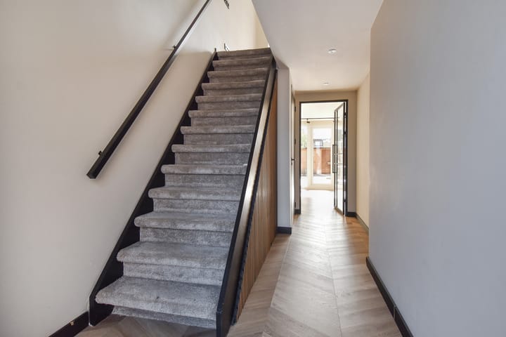 Photo 8 of Vermeerstraat 18