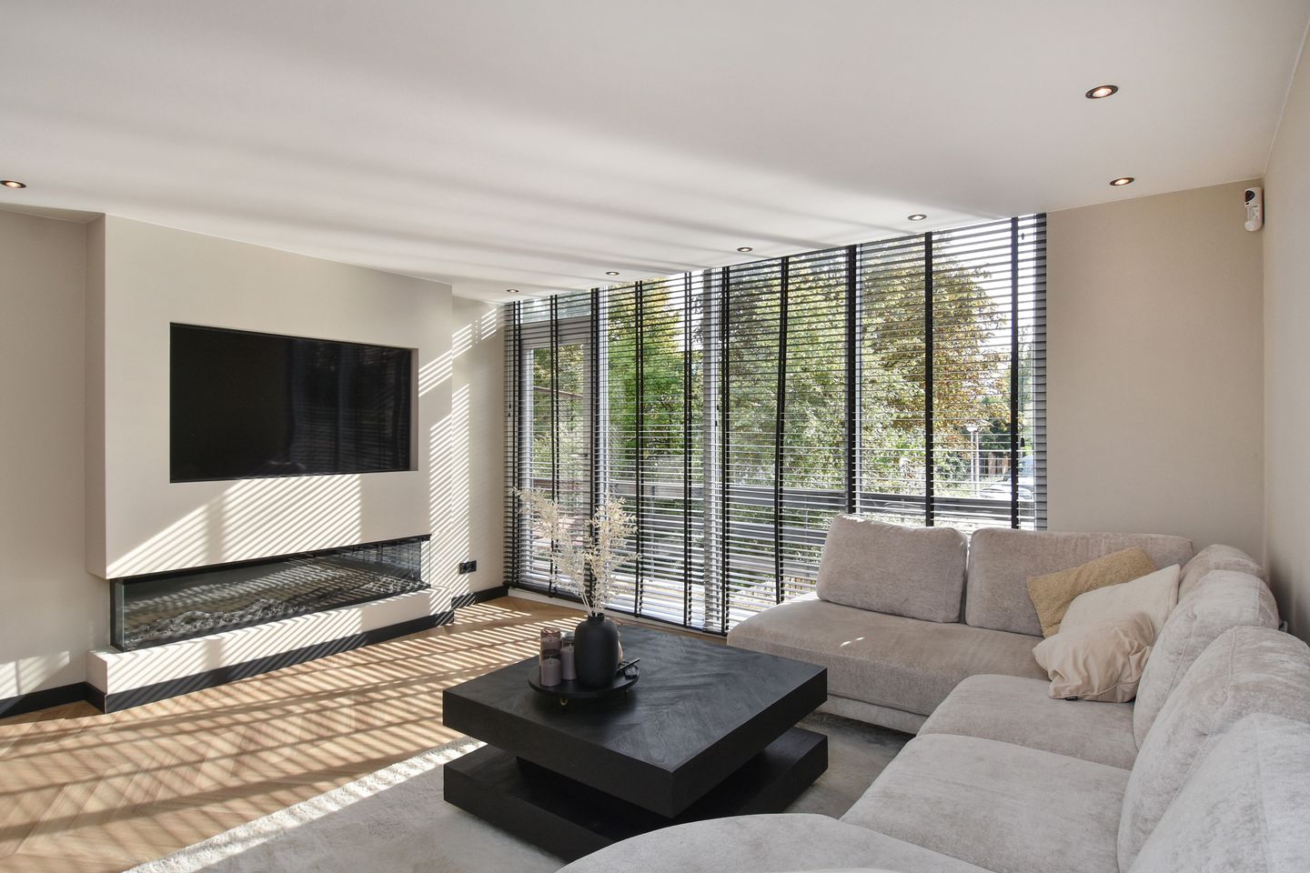 Photo 10 of Vermeerstraat 18