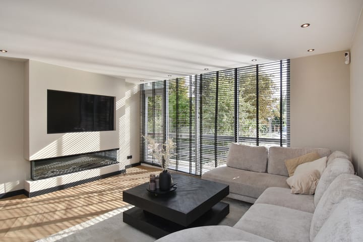 Photo 10 of Vermeerstraat 18