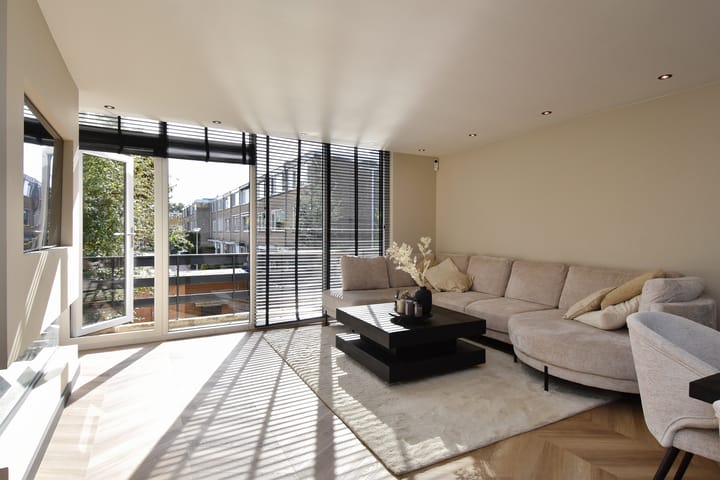 Photo 12 of Vermeerstraat 18