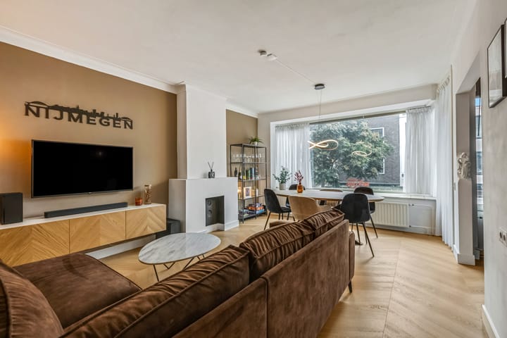 Foto 15 van Bloemerstraat 111