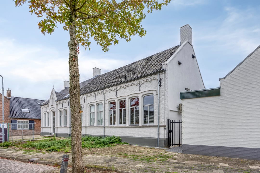 Photo 38 of Voorstraat 70