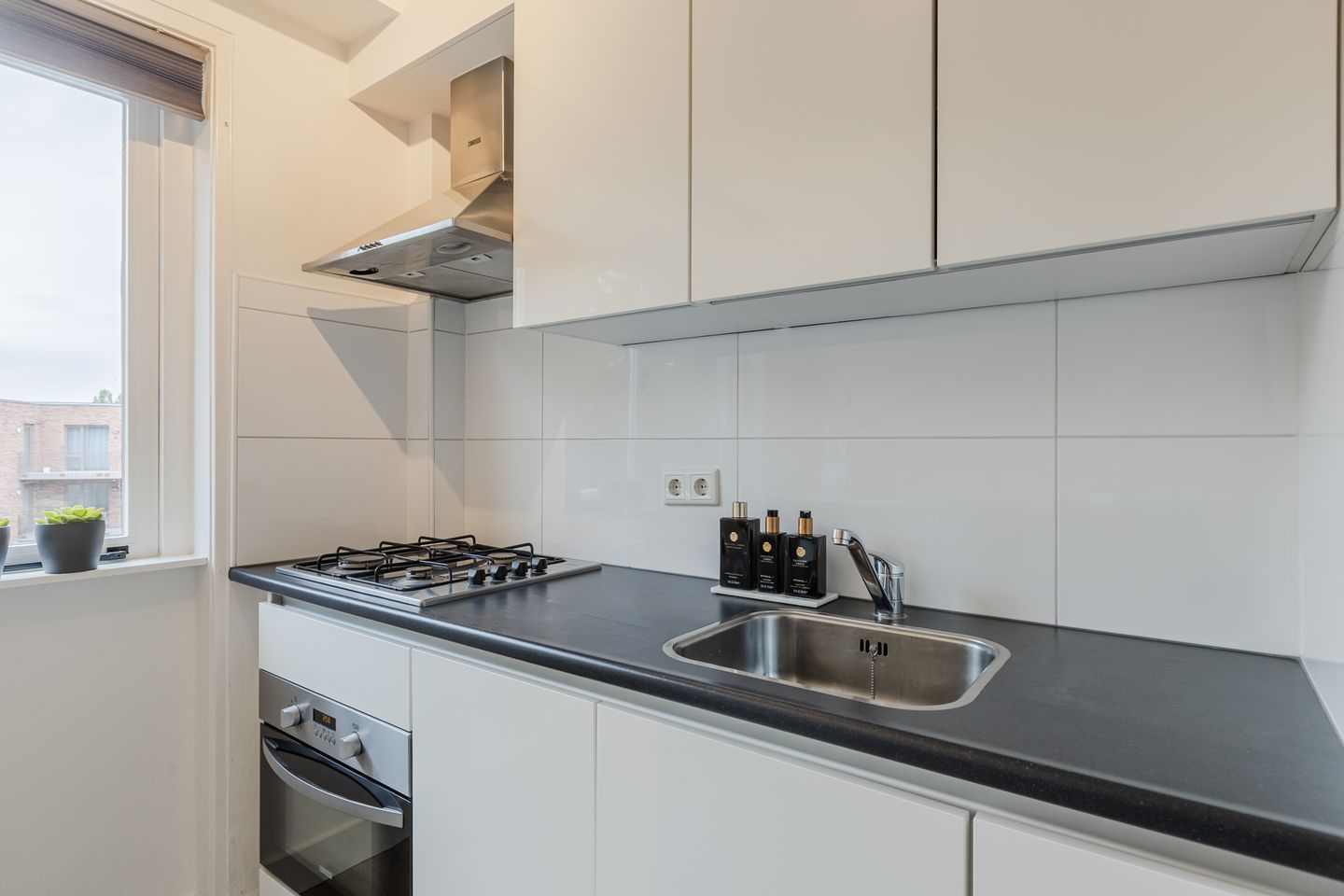 Photo 14 of Dr. Struyckenstraat 11-C