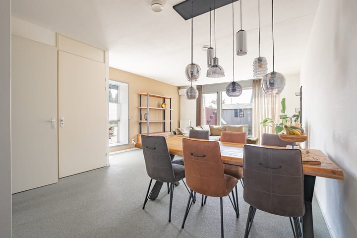 Photo 2 of Beugelruwe 18