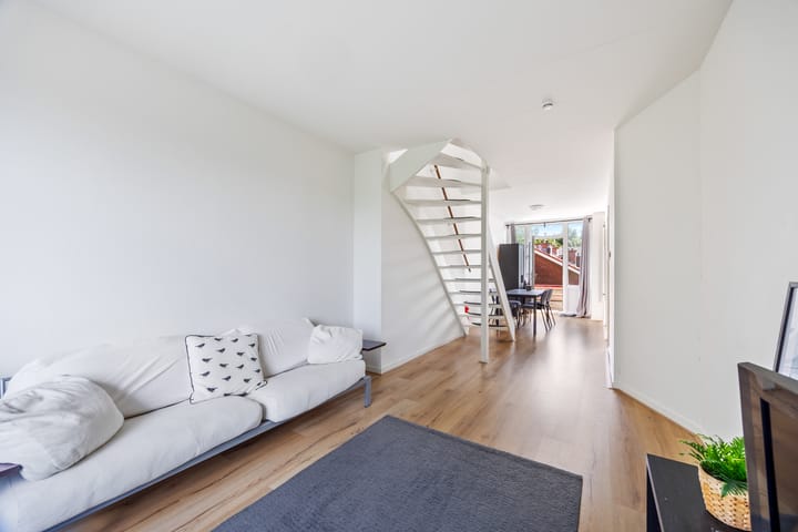 Foto 10 van Linnaeusstraat 330