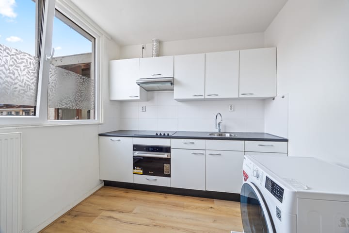 Foto 11 van Linnaeusstraat 330