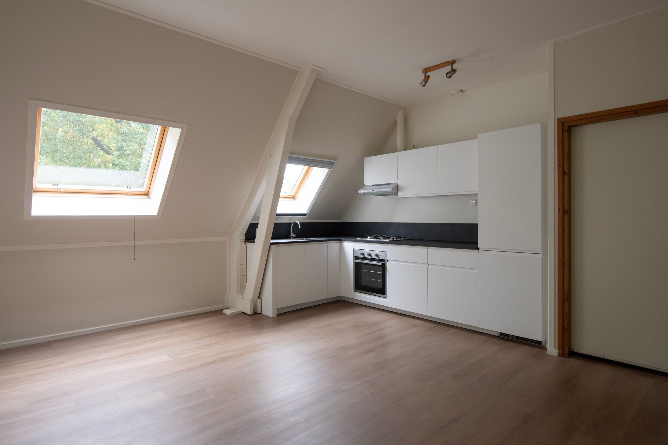 Photo 27 of Koningsweg 15-A