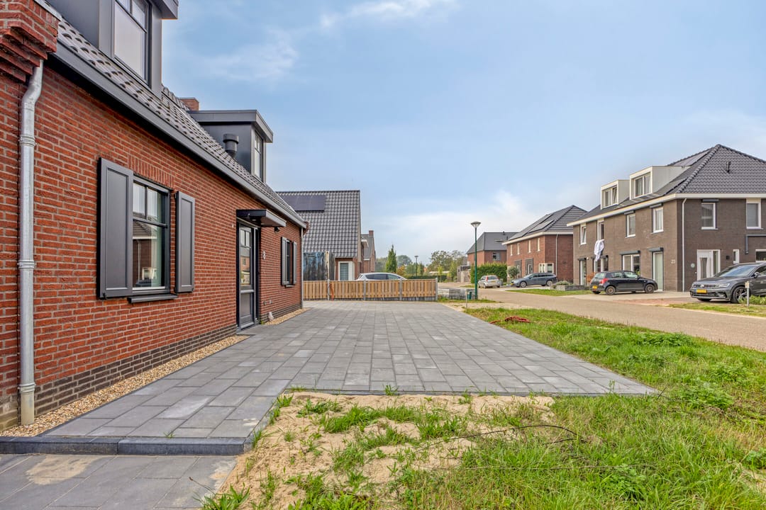 Photo 23 of Bosch-Akker 8