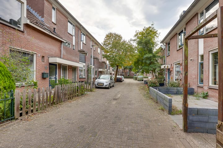 Photo 37 of A.J. Vitringastraat 58