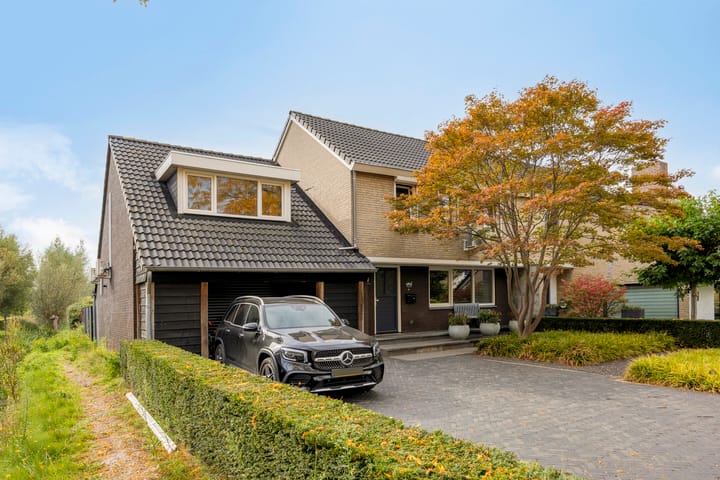 Photo 10 of Burgemeester de Bekkerlaan 18