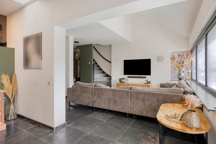 Photo 24 of Burgemeester de Bekkerlaan 18