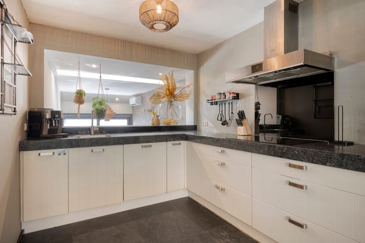 Photo 18 of Burgemeester de Bekkerlaan 18