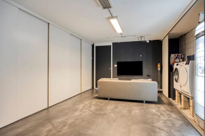 Photo 29 of Burgemeester de Bekkerlaan 18