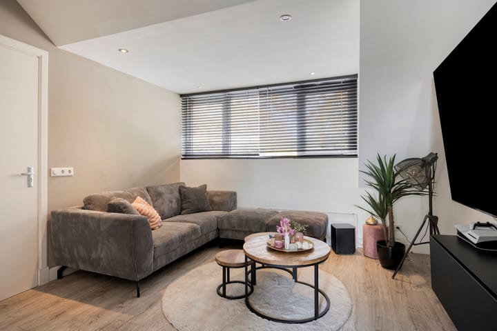 Photo 44 of Burgemeester de Bekkerlaan 18