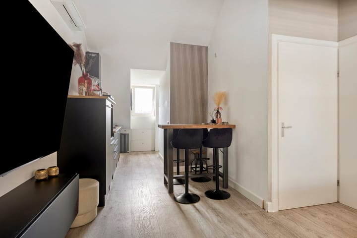 Photo 45 of Burgemeester de Bekkerlaan 18